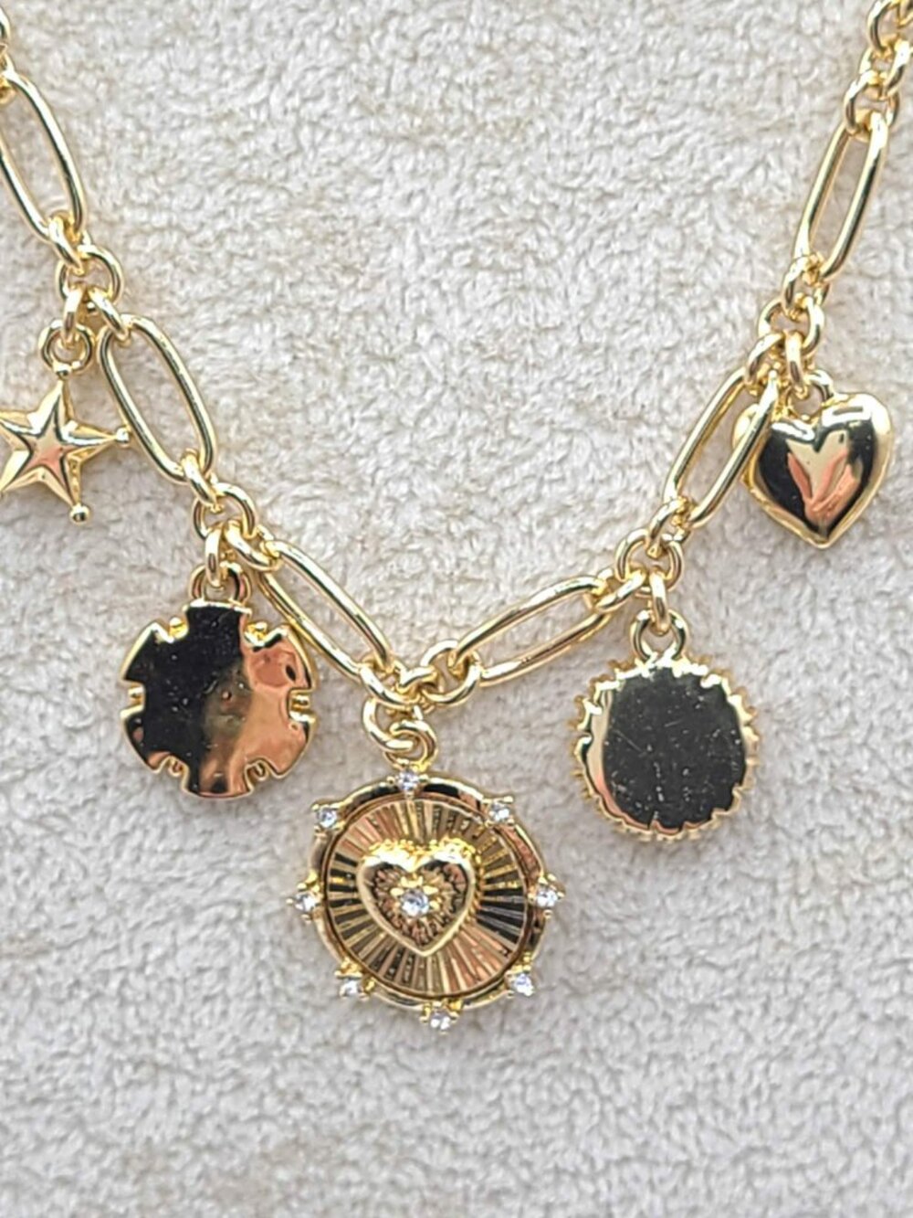 J Crew Clustered Heart Charm Chain Necklace NWOT - Picture 2 of 11